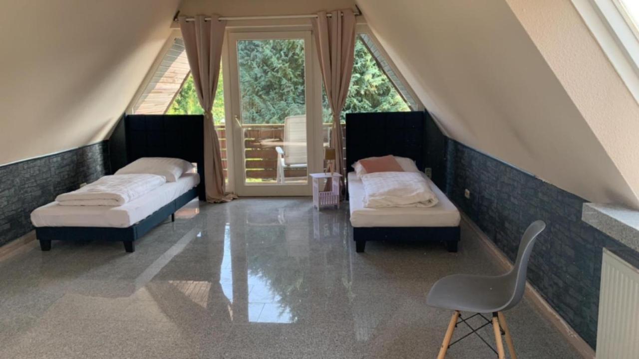 Zimmer In Wohnung Monteure Apartment Kuche Modern Enger エクステリア 写真
